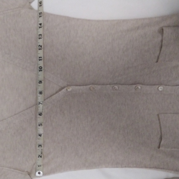 Women's Silk Banana Republic Thin Sweater Jacket Button up size Small Cream Tan - Picture 5 of 8